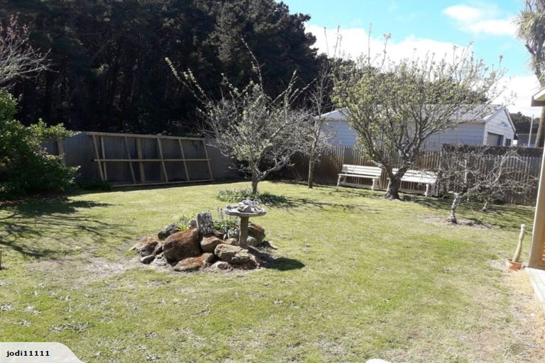 Photo of property in 3 Cousins Avenue East, Foxton Beach, Foxton, 4815