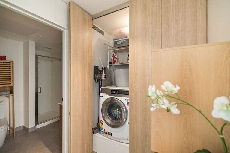 Photo of property in Toru Apartments, 413/10 Copper Beech Avenue, Frankton, Queenstown, 9300