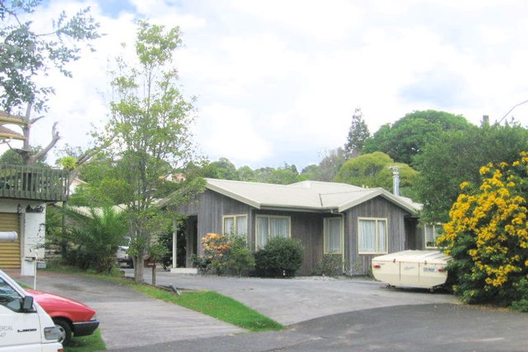 Photo of property in 2/26 The Grove, Titirangi, Auckland, 0604