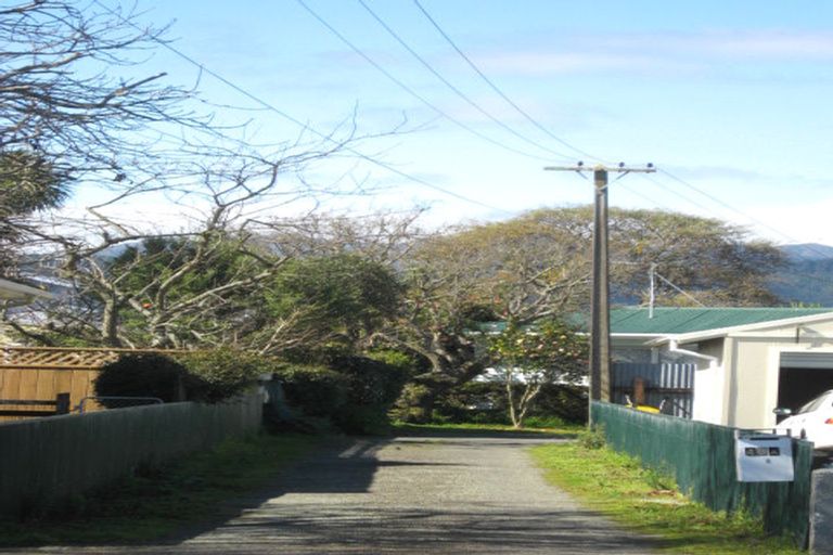 Photo of property in 48a Queenwood Road, Levin, 5510