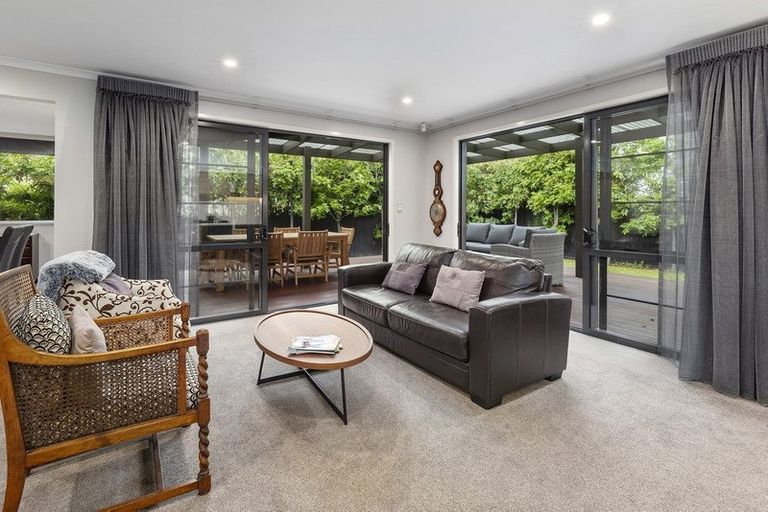Photo of property in 214 Schnapper Rock Road, Schnapper Rock, Auckland, 0632