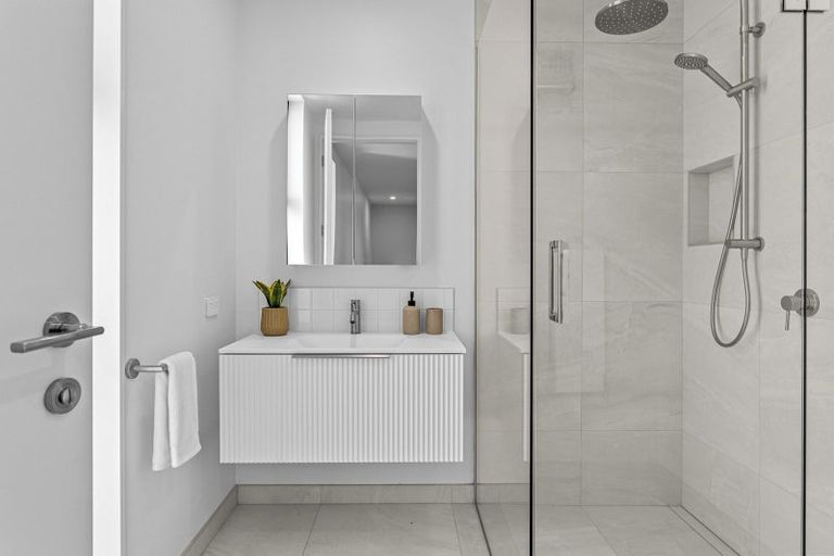 Photo of property in 40 Clare Road, St Albans, Christchurch, 8014