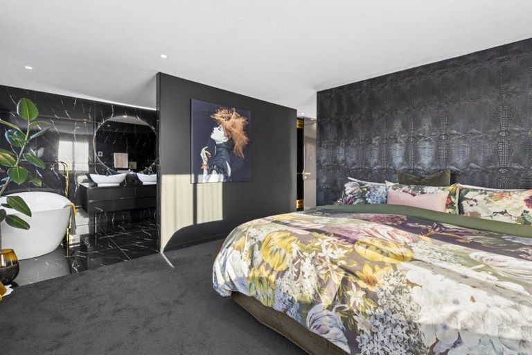 Photo of property in 7 Diamond Lane, Wanaka, 9305