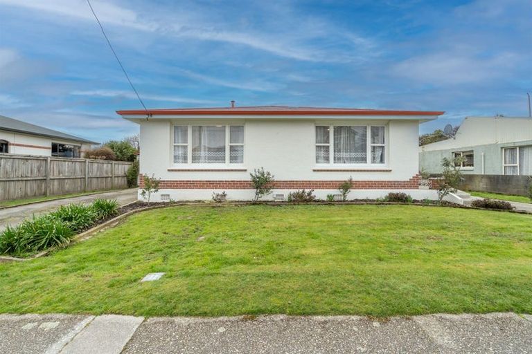 Photo of property in 1 Crombie Street, Gore, 9710