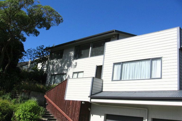 Photo of property in 1 Shalimar Crescent, Khandallah, Wellington, 6035