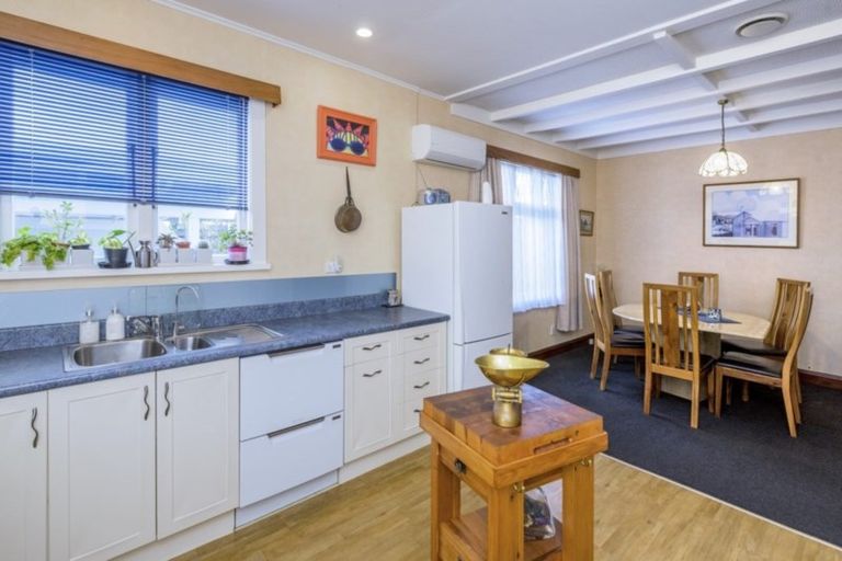 Photo of property in 12 Spackman Crescent, Paraparaumu, 5032