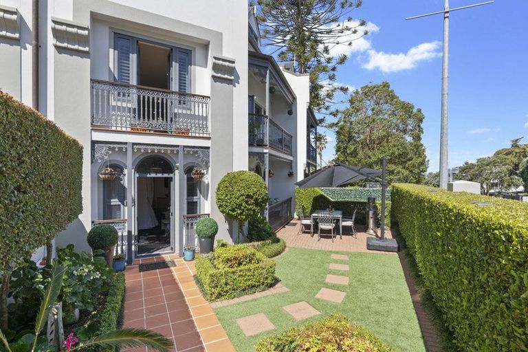 Photo of property in 2/177 Hurstmere Road, Takapuna, Auckland, 0622