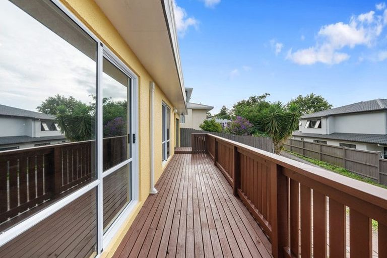 Photo of property in 2/10 Lyell Court, Clover Park, Auckland, 2019