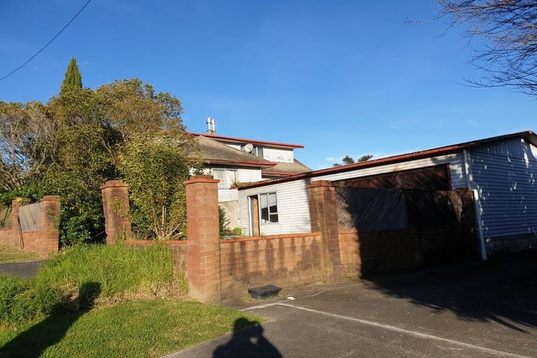 Photo of property in 1/332 West Coast Road, Glen Eden, Auckland, 0602