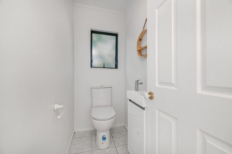 Photo of property in 321 Hobsonville Road, Hobsonville, Auckland, 0618