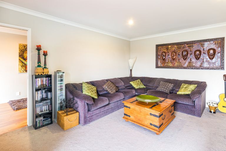Photo of property in 33 Shera Street, Acacia Bay, Taupo, 3330