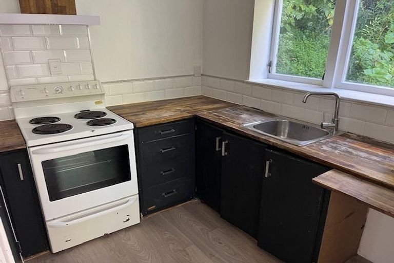 Photo of property in 72c Black Rock Road, Newlands, Wellington, 6037