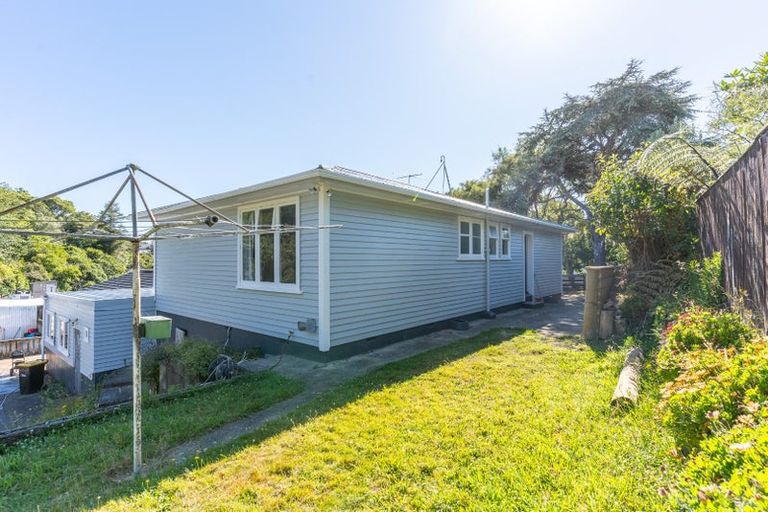 Photo of property in 68 The Drive, Tawa, Wellington, 5028