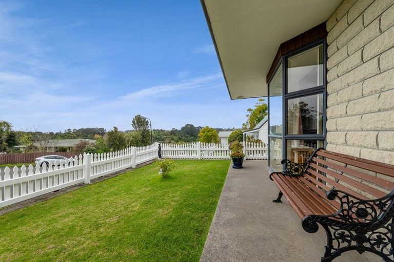 Photo of property in 11 Te Ngaere Place, Merrilands, New Plymouth, 4312