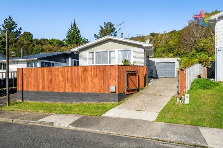 Photo of property in 21 Robson Street, Stokes Valley, Lower Hutt, 5019