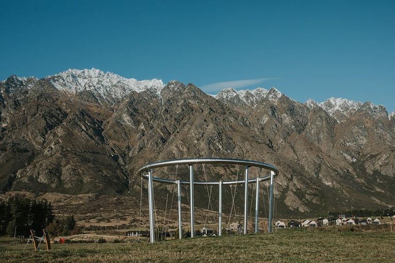 Photo of property in 9 Plough Street, Jacks Point, 9371