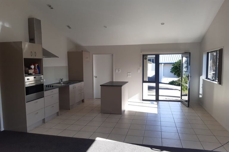 Photo of property in 328 Devon Street West, New Plymouth, 4310