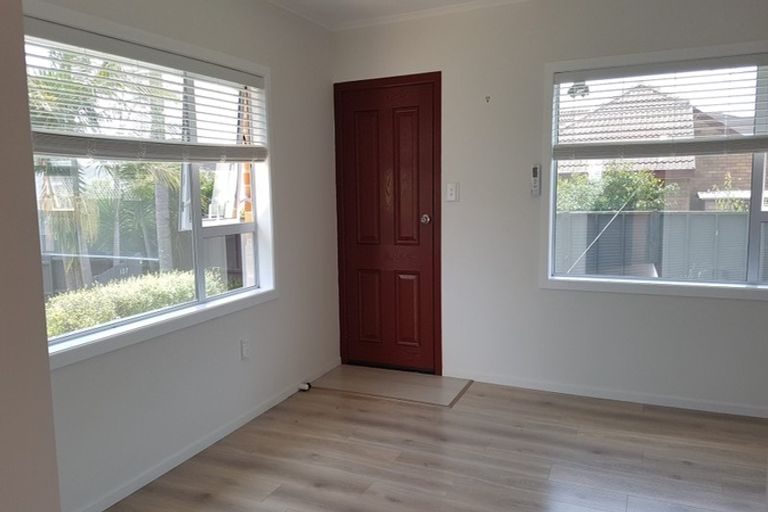 Photo of property in 4/109 Shakespeare Road, Milford, Auckland, 0620