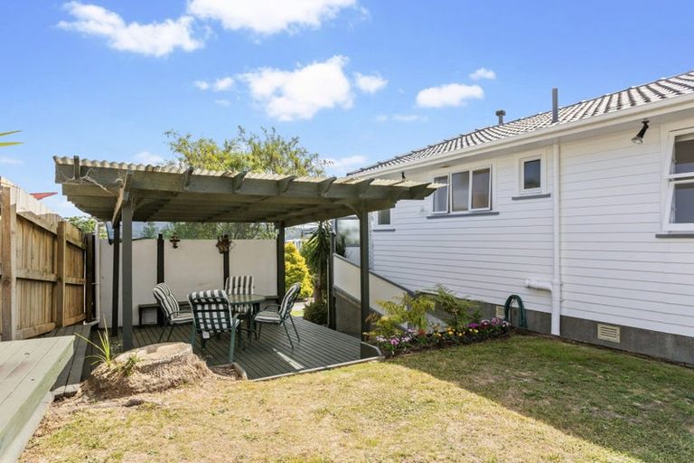 Photo of property in 43 Waitaki Street, Henderson, Auckland, 0612