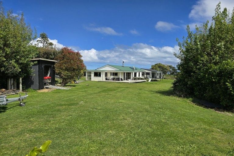 Photo of property in 189 Namu Road, Opunake, 4681