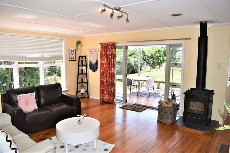 Photo of property in 44 Sarah Street, Waikawa Beach, Levin, 5573