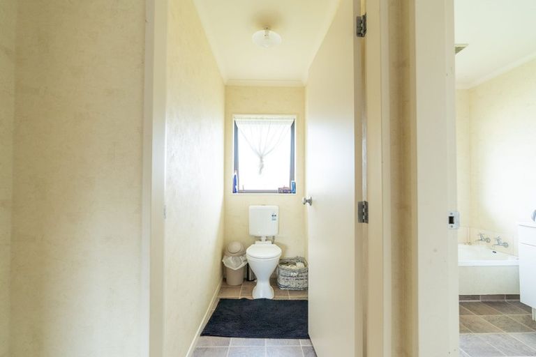 Photo of property in 29 Parnell Heights Drive, Kelvin Grove, Palmerston North, 4414