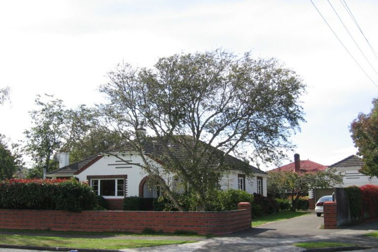 Photo of property in 5 Bathurst Street, Silverstream, Upper Hutt, 5019