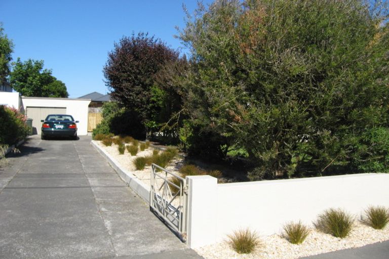 Photo of property in 8 Horseshoe Lake Road, Shirley, Christchurch, 8061
