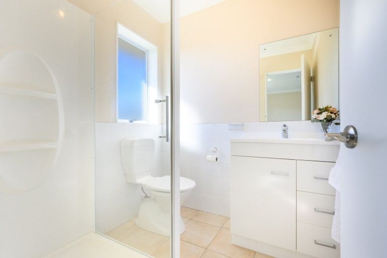 Photo of property in 1a Kings Court, Roslyn, Palmerston North, 4414