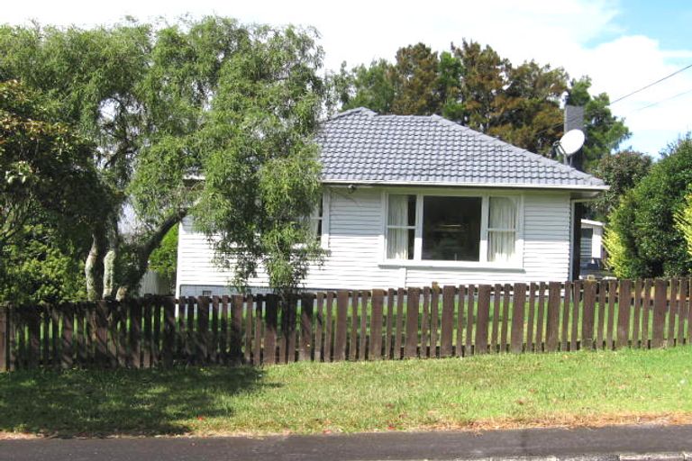 Photo of property in 147 Tirimoana Road, Te Atatu South, Auckland, 0602