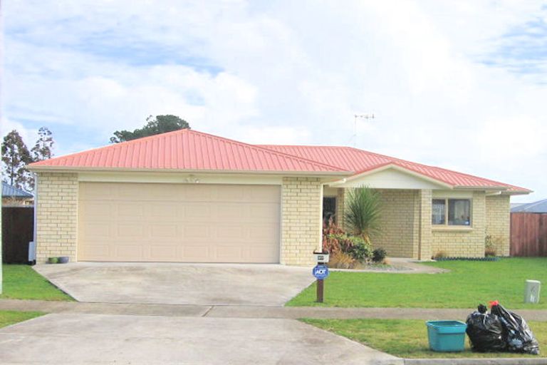 Photo of property in 37 Catalina Drive, Melville, Hamilton, 3206