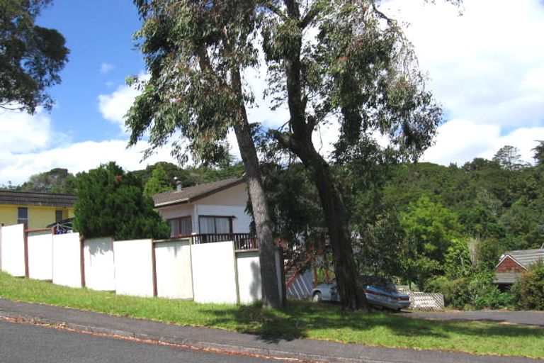 Photo of property in 1/22 Simon Ellice Drive, Bayview, Auckland, 0629