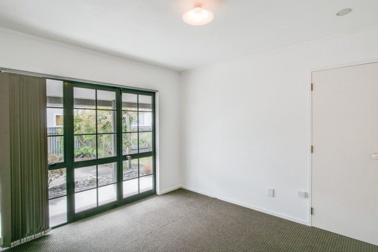 Photo of property in 33 Taradale Road, Marewa, Napier, 4110