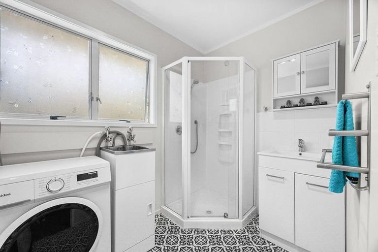 Photo of property in 5/19 Bayside Avenue, Te Atatu Peninsula, Auckland, 0610