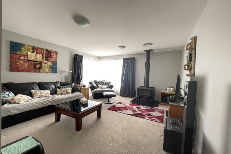 Photo of property in 11 Mattingley Street, Aranui, Christchurch, 8061