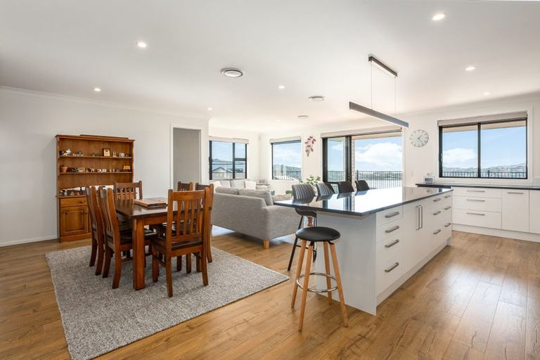 Photo of property in 56 Queen Charlotte Drive, Aotea, Porirua, 5024