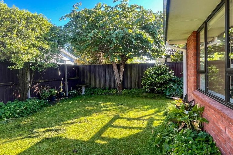 Photo of property in 2/9 Campbell Street, Sumner, Christchurch, 8081