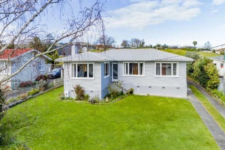 Photo of property in 17 Given Street, Havelock North, 4130