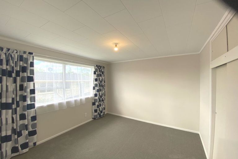 Photo of property in 24 Fitzwater Place, Henderson, Auckland, 0612