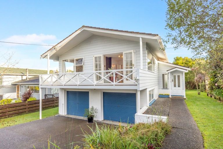 Photo of property in 51 Gordon Avenue, Forrest Hill, Auckland, 0620