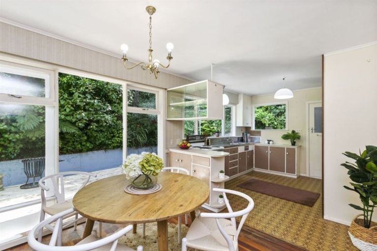 Photo of property in 160 Parkvale Road, Karori, Wellington, 6012