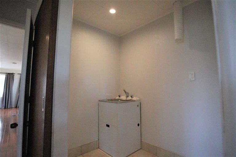 Photo of property in 988 East Coast Road, Northcross, Auckland, 0632