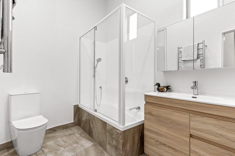 Photo of property in 12/20 Schnapper Rock Road, Schnapper Rock, Auckland, 0632