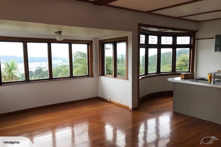 Photo of property in 11 Highbury Crescent, Highbury, Wellington, 6012