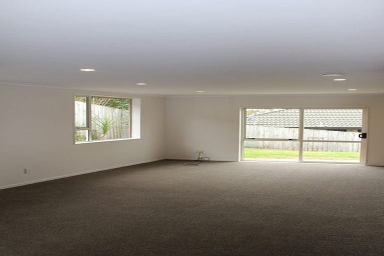 Photo of property in 28 Les Marston Place, Pukekohe, 2120