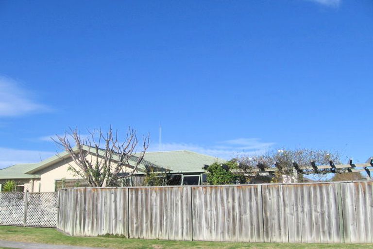 Photo of property in 2 Bucksburn Place, Greenmeadows, Napier, 4112