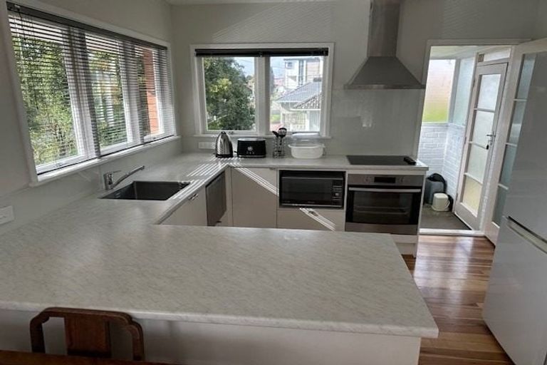 Photo of property in 1/53 Dominion Street, Takapuna, Auckland, 0622