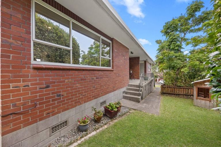 Photo of property in 2/4 Illana Place, Ranui, Auckland, 0612