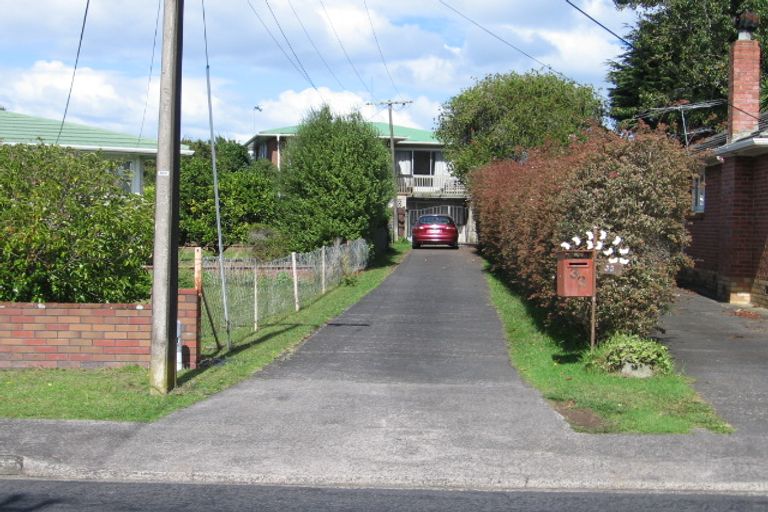 Photo of property in 33 Ward Crescent, Te Atatu Peninsula, Auckland, 0610