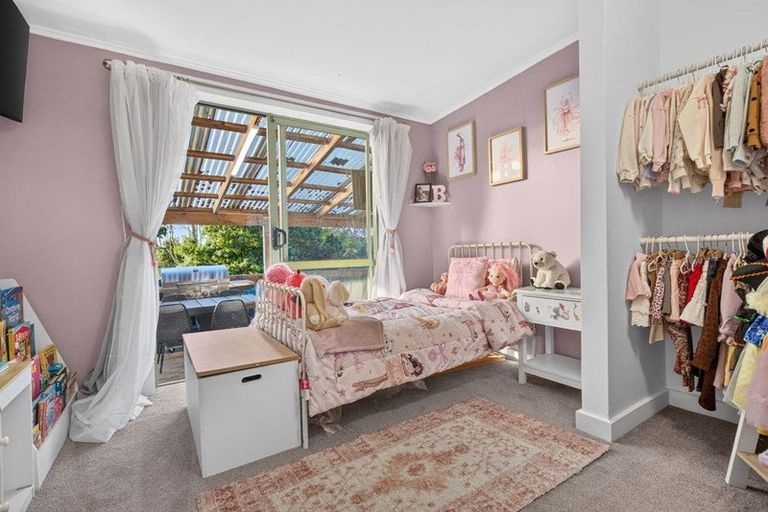 Photo of property in 66 Stillwater Crescent, Stillwater, Silverdale, 0993